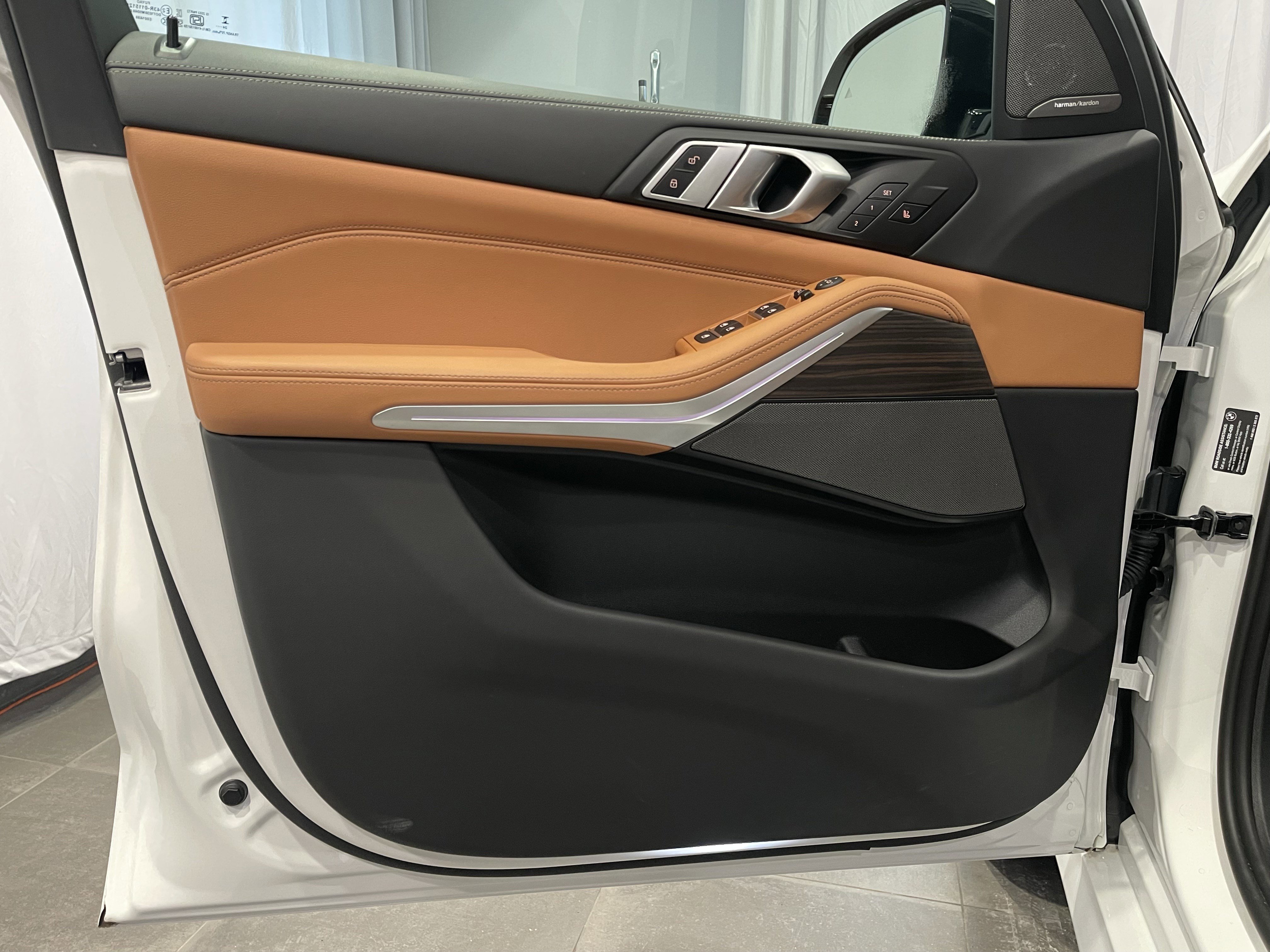 Certified 2025 BMW X5 xDrive40i w/ M Sport Package image 13