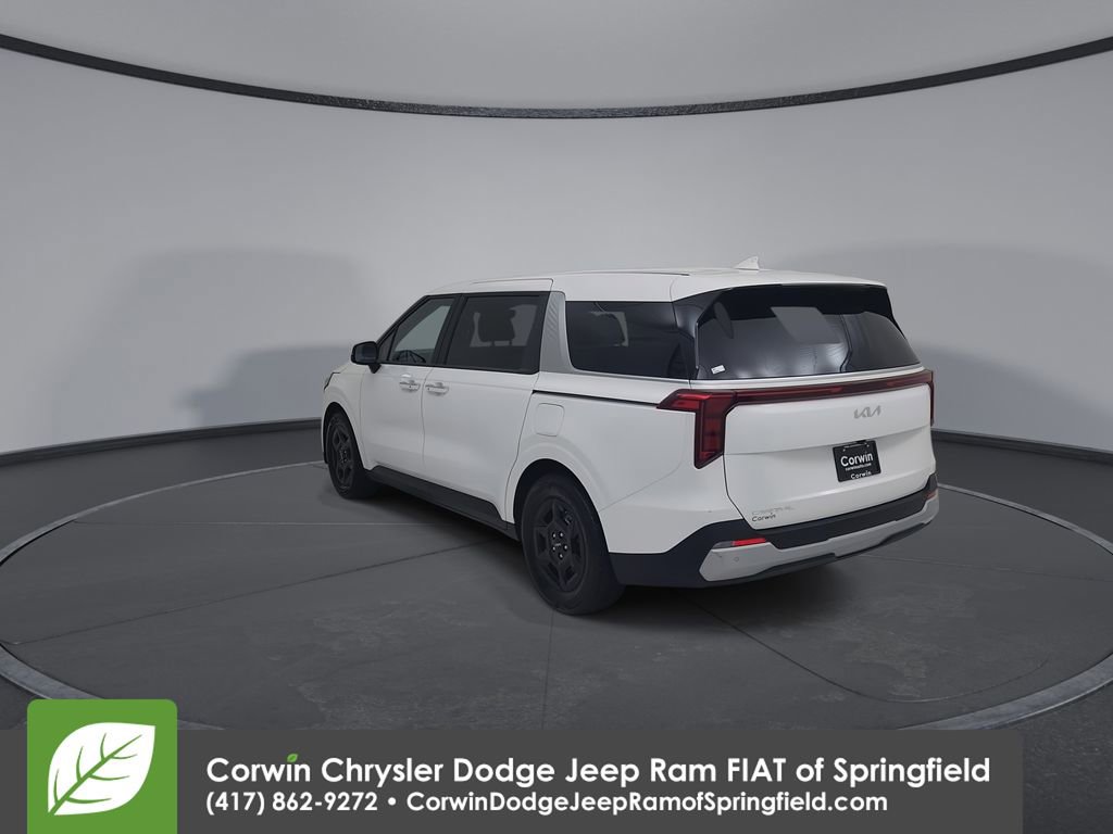 Used 2025 Kia Carnival FWD image 10