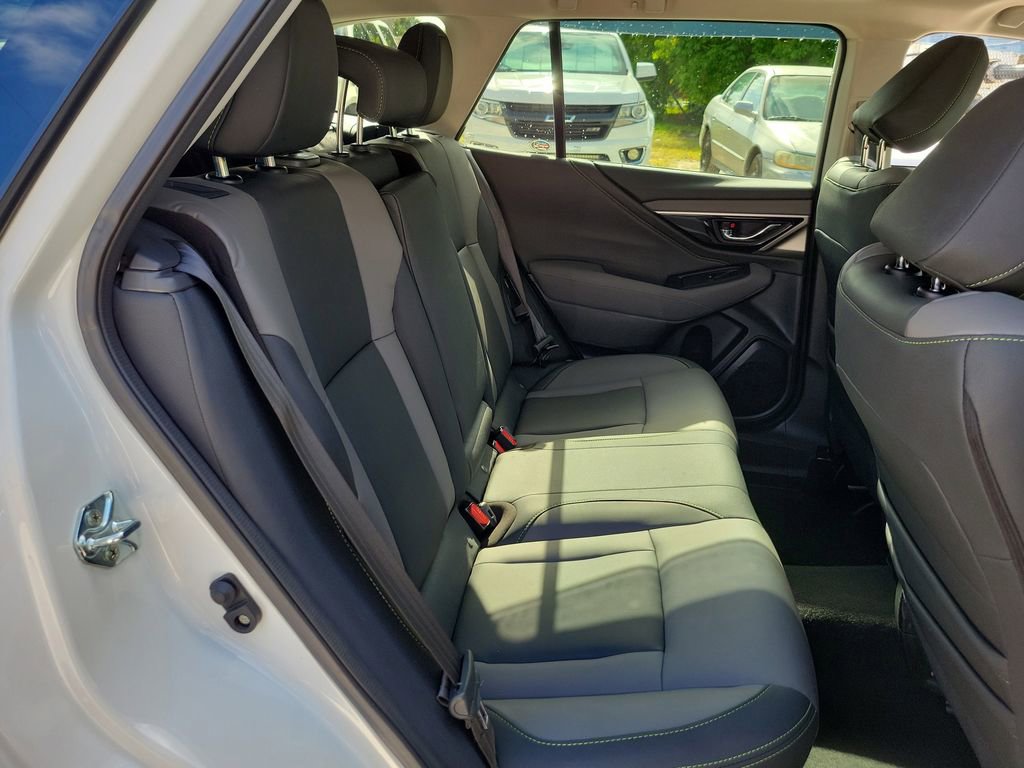Used 2025 Subaru Outback Onyx Edition AWD/4WD image 25