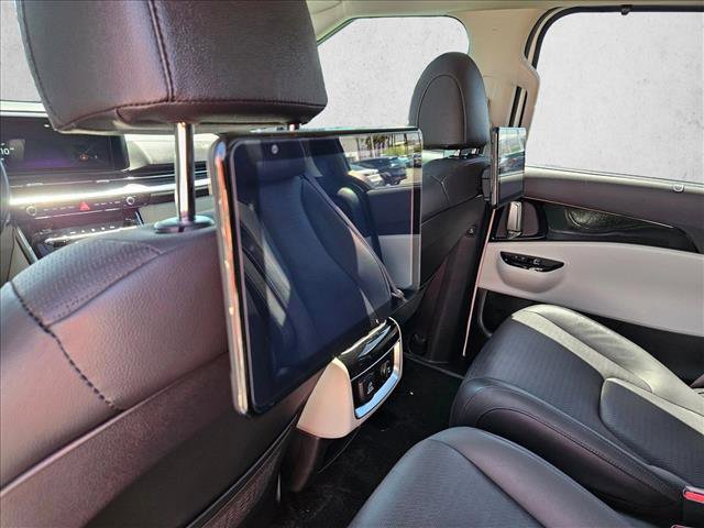 Used 2024 Kia Carnival SX Prestige FWD image 18