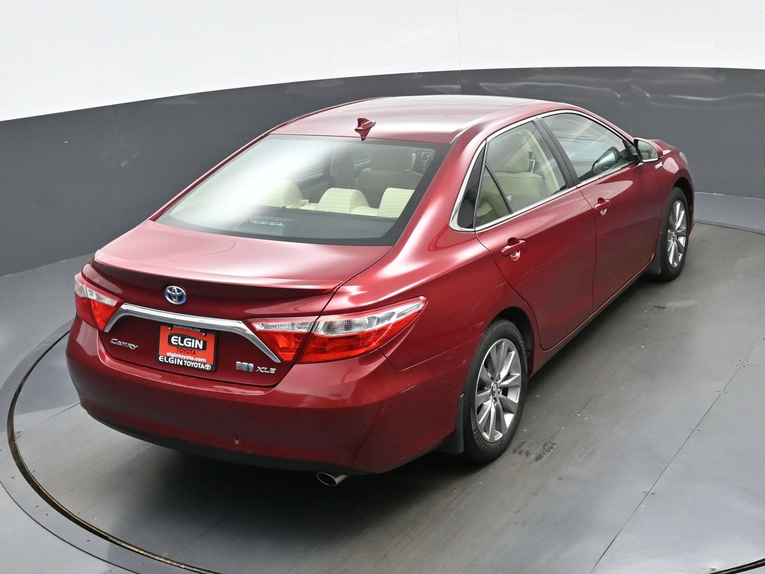 Used 2017 Toyota Camry XLE w/ Moonroof Package FWD image 42