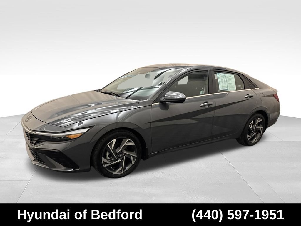 Used 2024 Hyundai Elantra SEL w/ Convenience Package FWD image 9