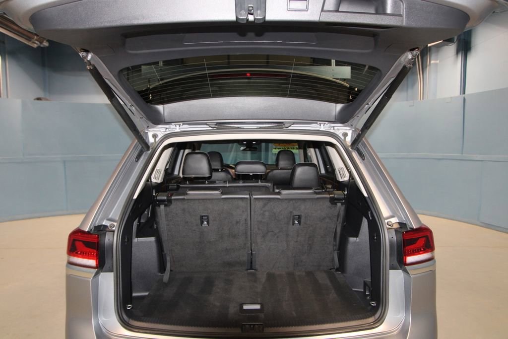 Used 2025 Volkswagen Atlas SE image 40