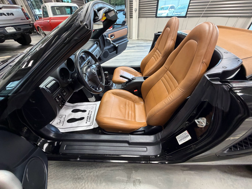 Used 2001 Toyota MR2 RWD image 39