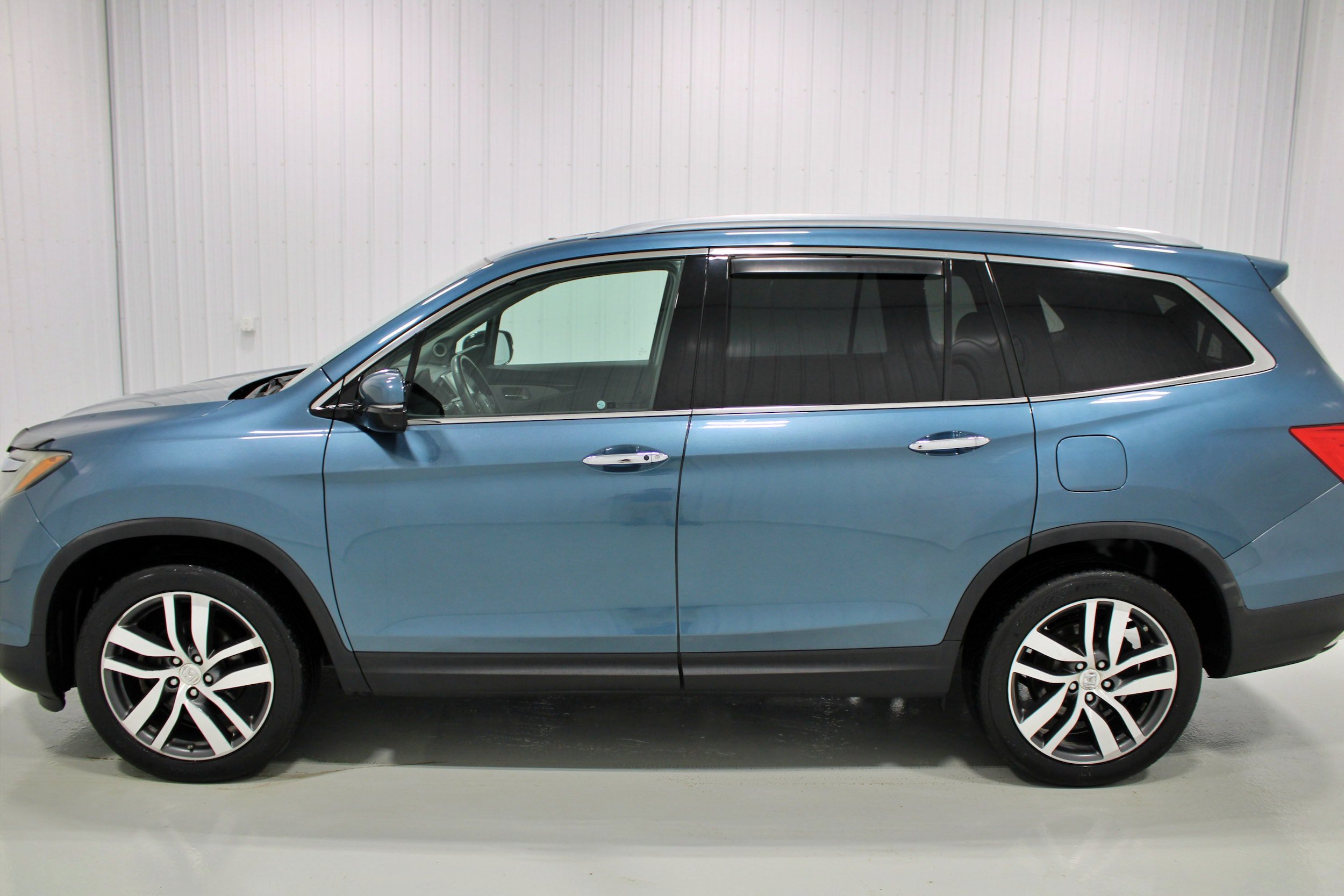 Used 2017 Honda Pilot Touring image 24