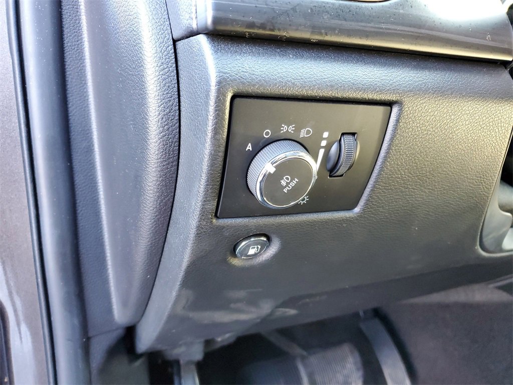 Used 2021 Jeep Grand Cherokee Laredo X image 9