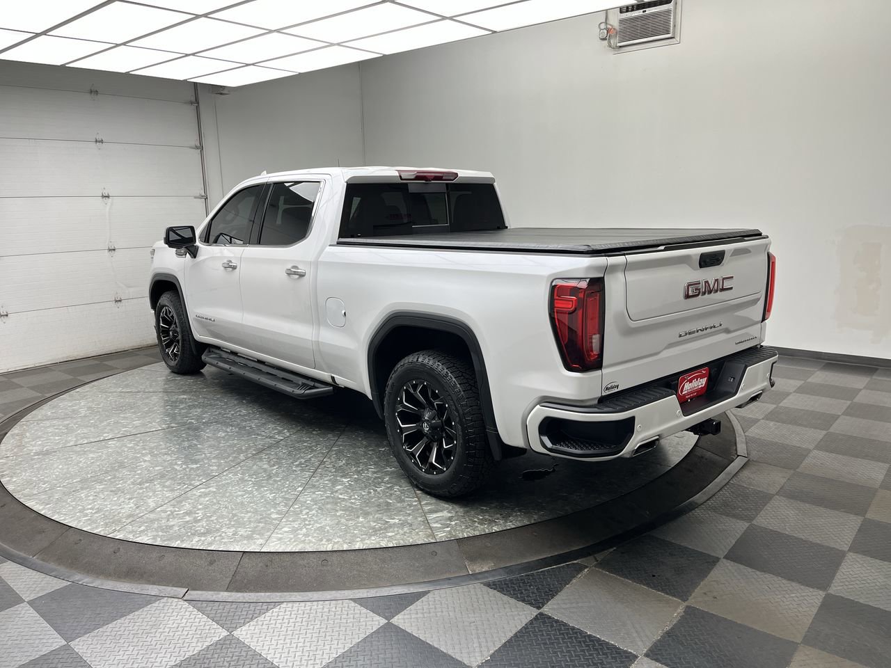 Used 2024 GMC Sierra 1500 Denali AWD/4WD image 2