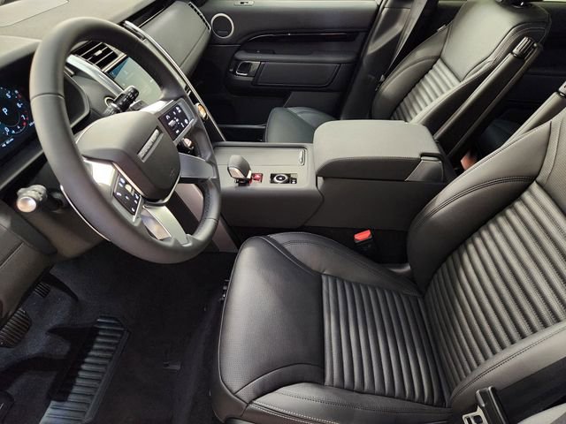 New 2026 Land Rover Discovery S AWD/4WD image 13