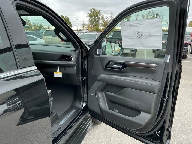 New 2026 Chevrolet Suburban Premier image 11