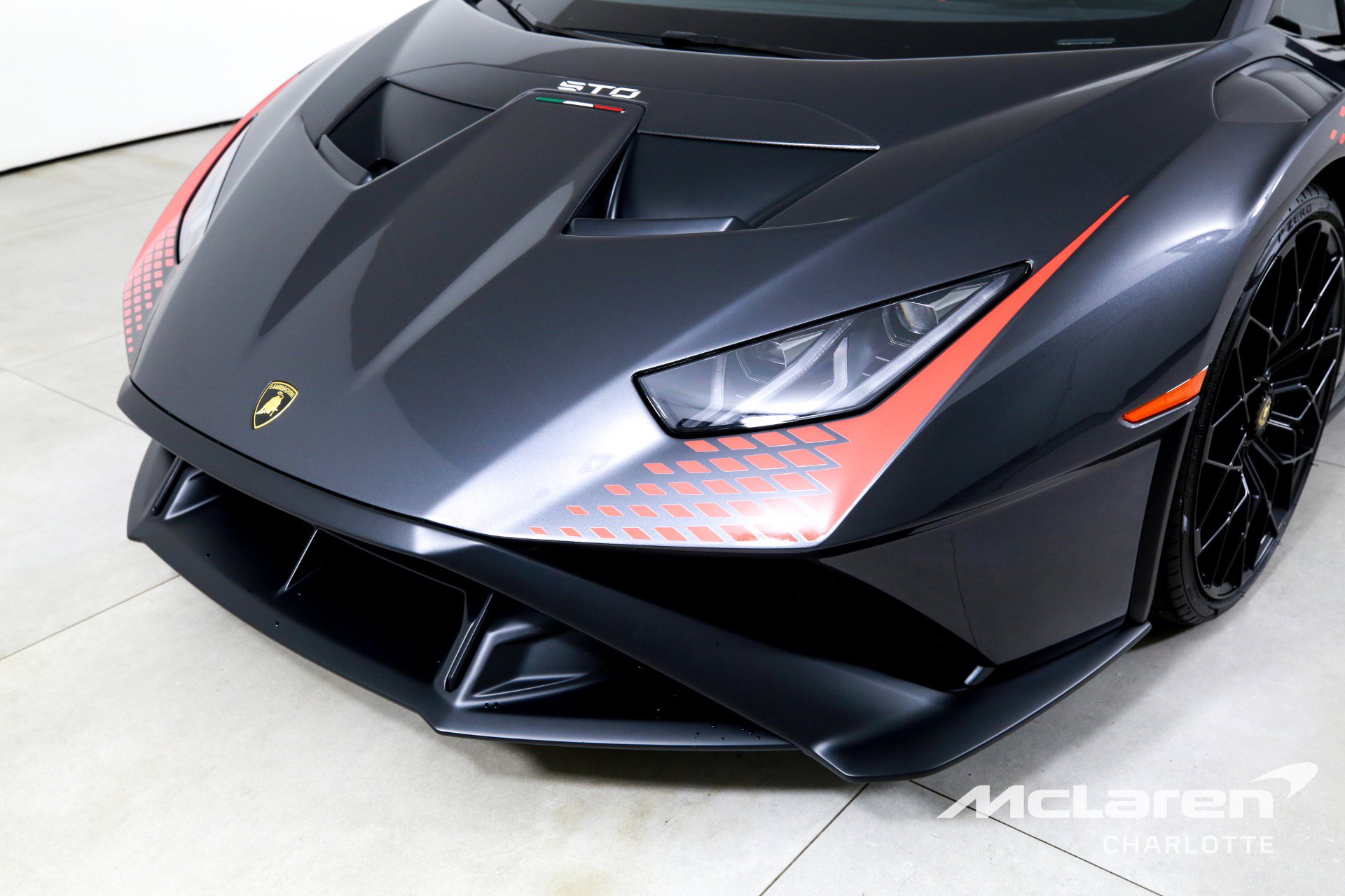 Used 2022 Lamborghini Huracan STO RWD image 26