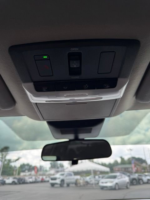 Used 2025 Nissan Sentra SR w/ SR Premium Package FWD image 10