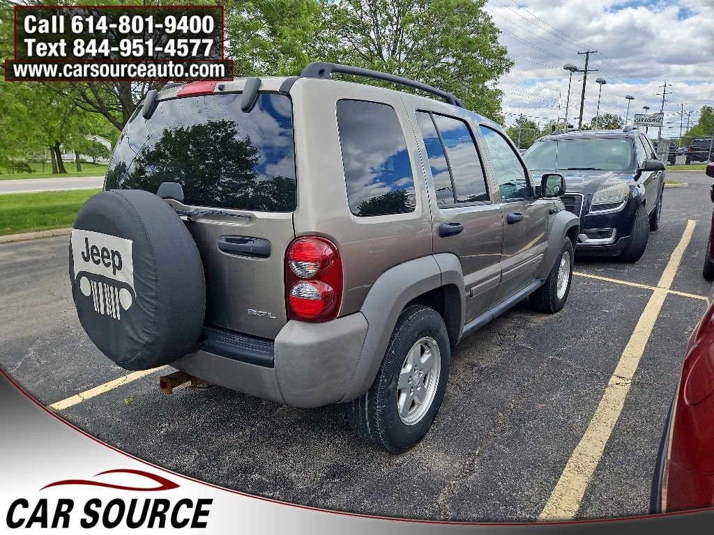 Used 2007 Jeep Liberty Sport AWD/4WD image 2