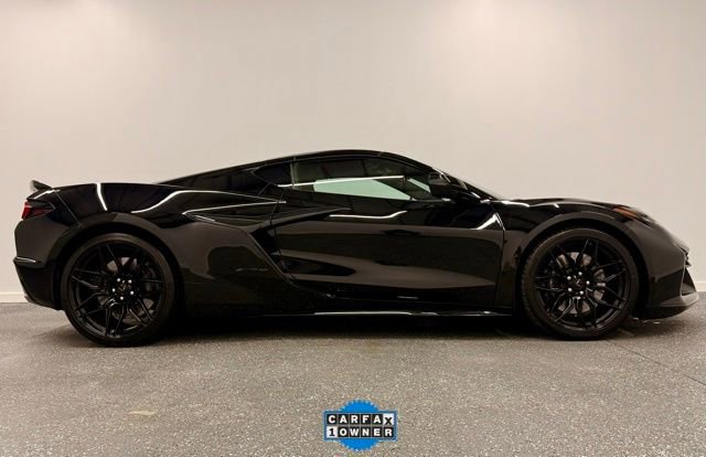 Used 2023 Chevrolet Corvette Z06 image 3
