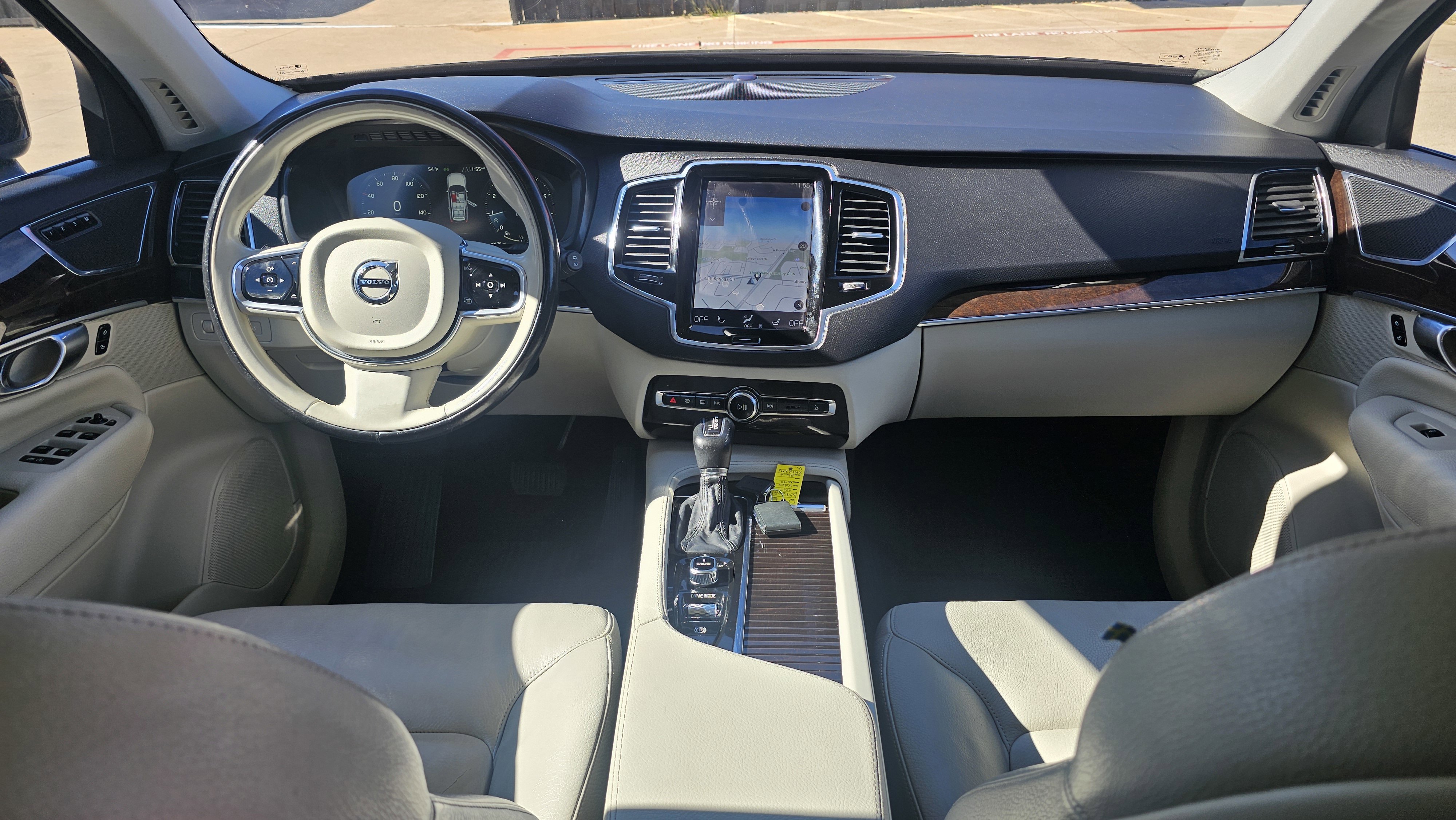 Used 2017 Volvo XC90 T6 Momentum w/ Vision Package image 34