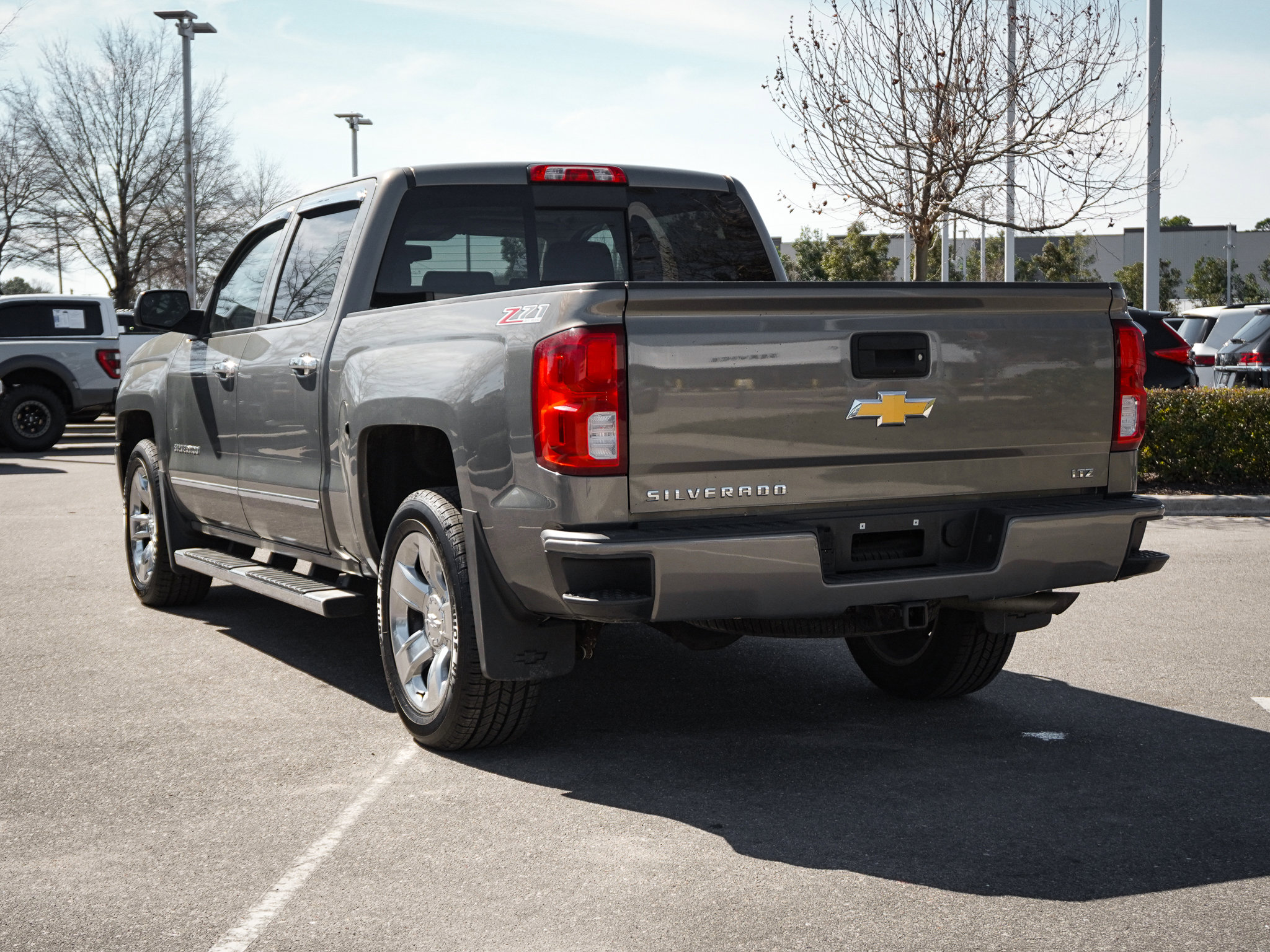 Used 2017 Chevrolet Silverado 1500 LTZ Z71 image 8