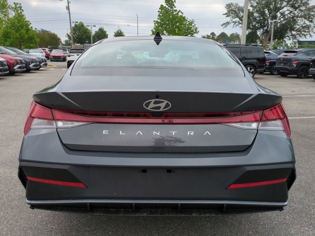 New 2026 Hyundai Elantra SE FWD image 6