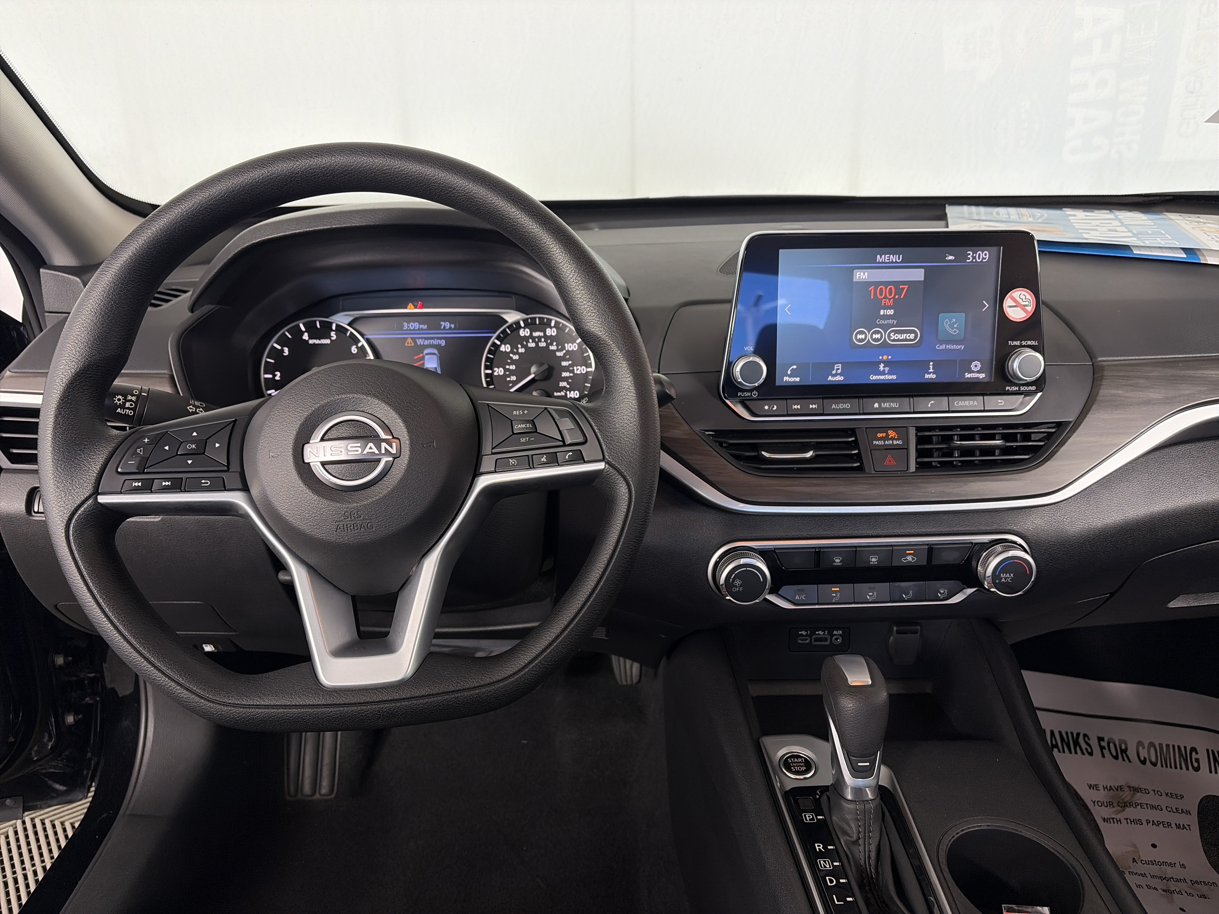 Used 2025 Nissan Altima 2.5 SV AWD/4WD image 3