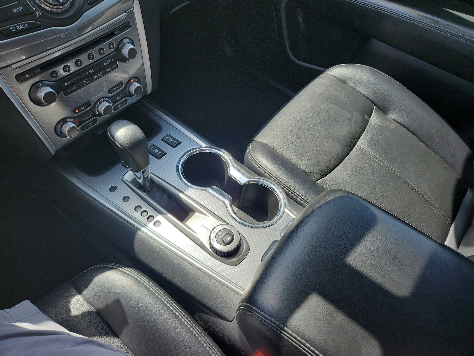 Used 2019 Nissan Pathfinder SL AWD/4WD image 38