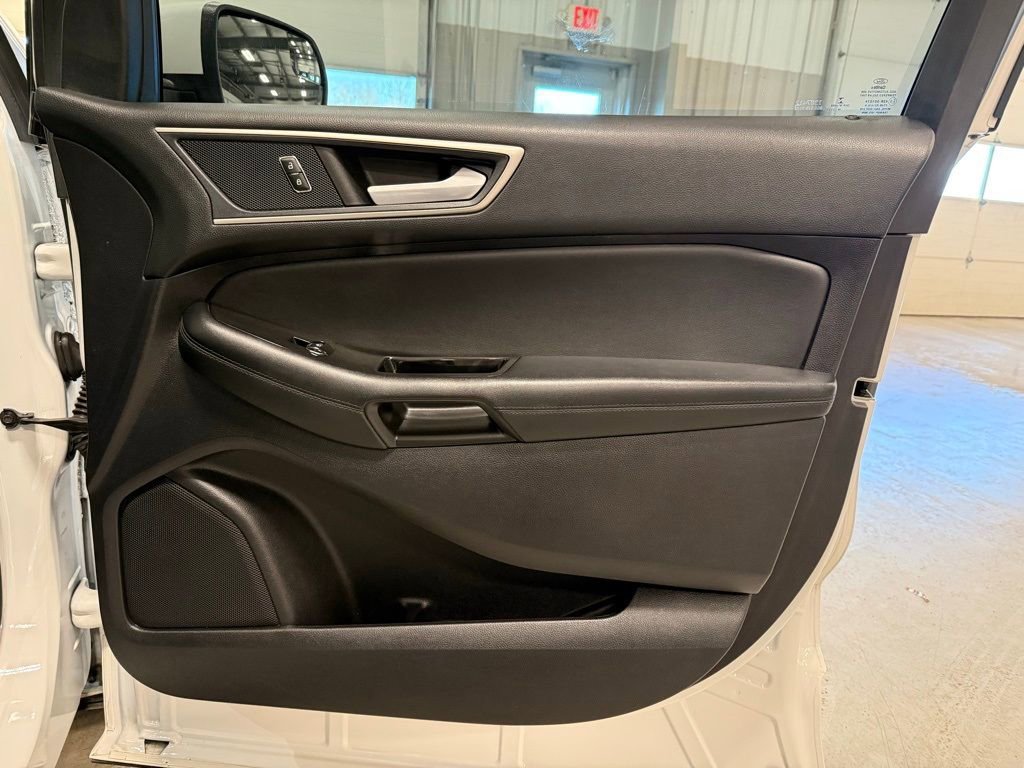 Certified 2018 Ford Edge SEL w/ Equipment Group 201A AWD/4WD image 33