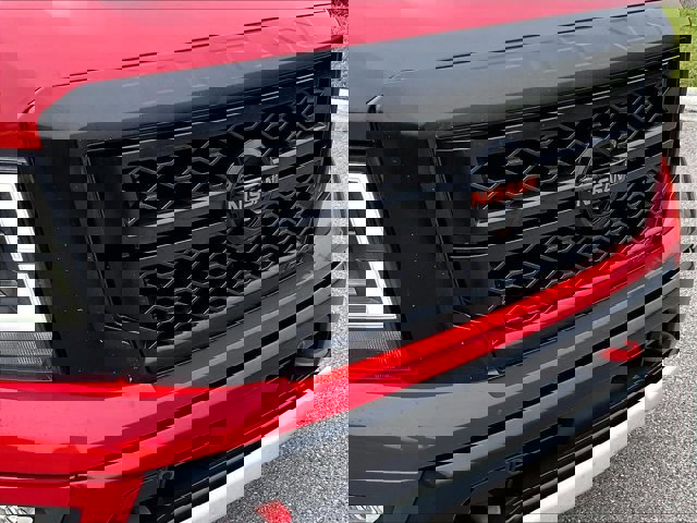 Used 2021 Nissan Titan PRO-4X w/ Pro-4x Convenience Package image 27