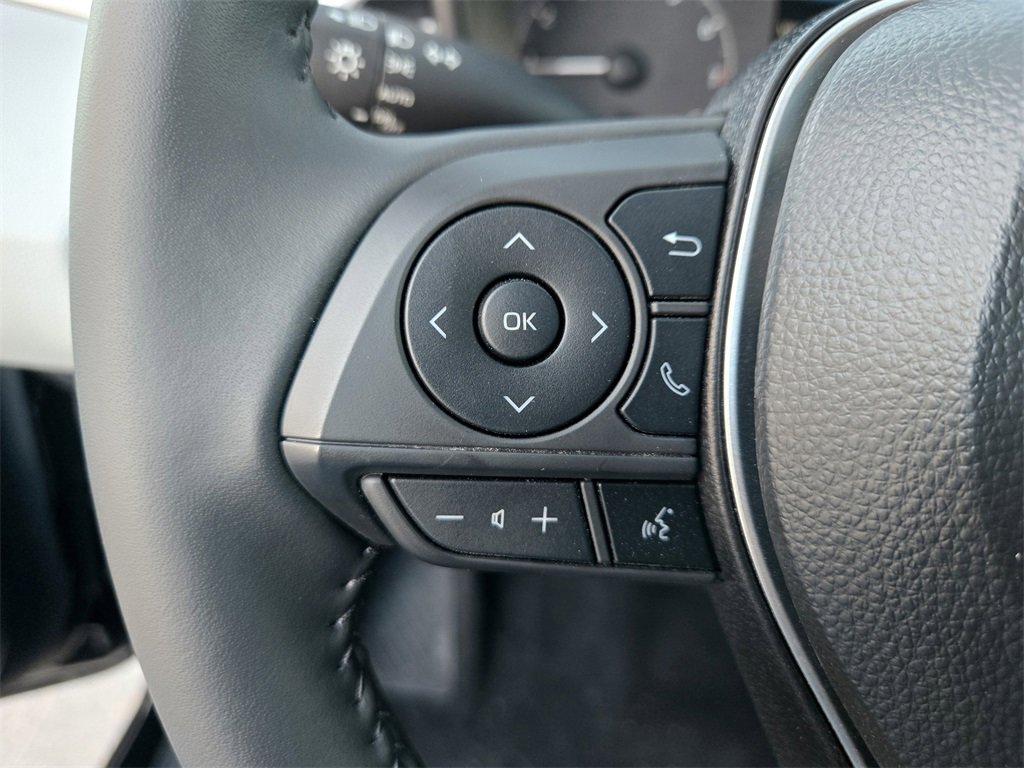 Used 2025 Toyota Corolla SE image 15