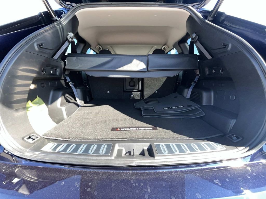 New 2026 Mitsubishi Outlander SEL FWD image 13