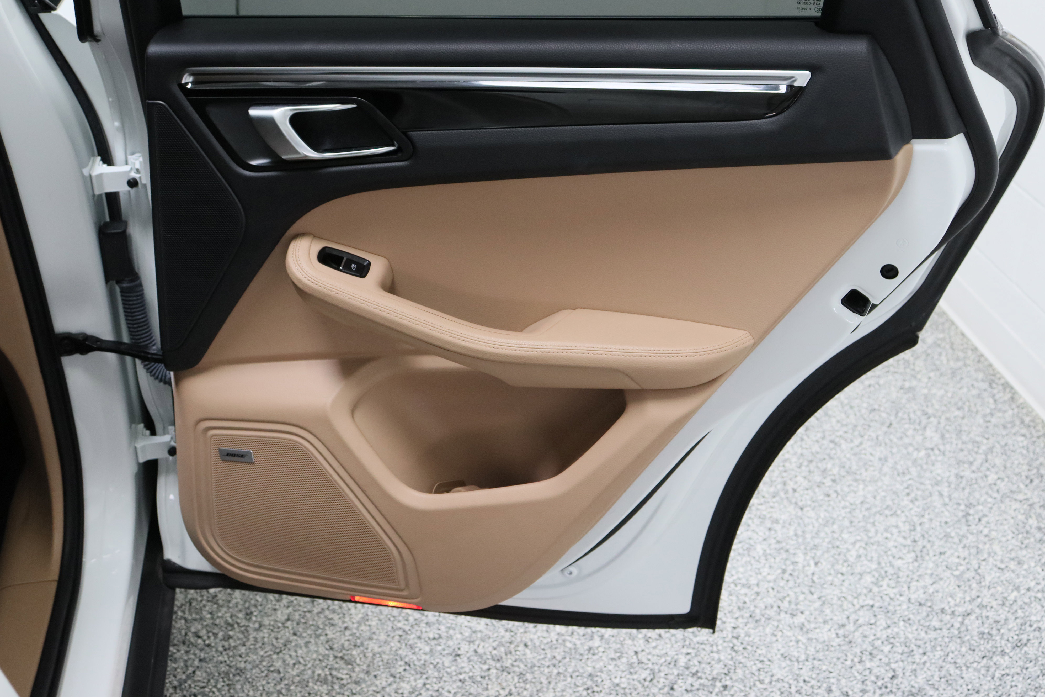 Used 2023 Porsche Macan S image 36