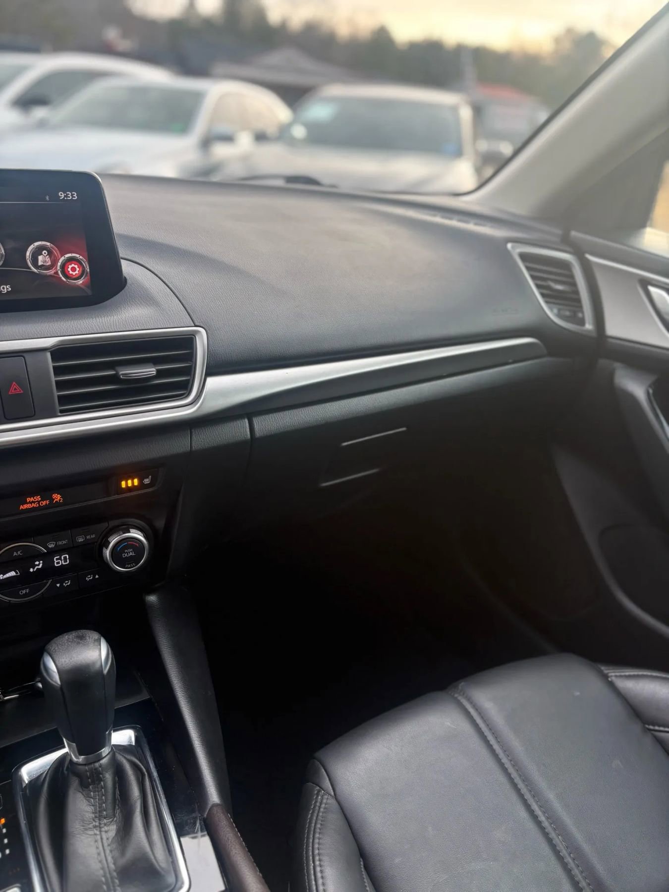 Used 2018 MAZDA MAZDA3 Touring image 10