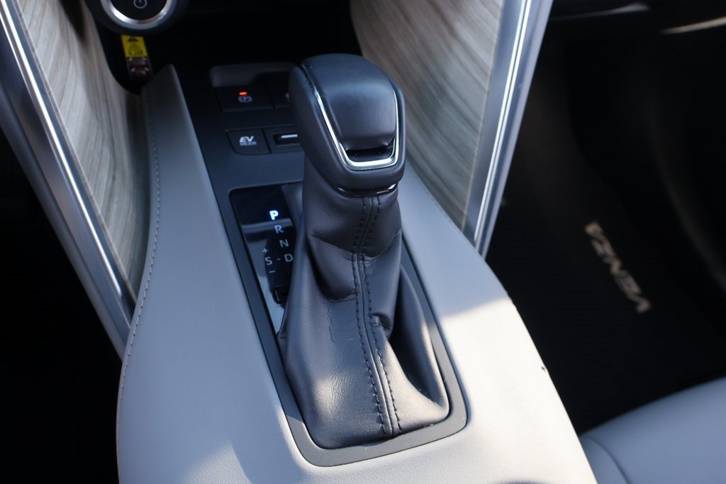 Certified 2024 Toyota Venza XLE image 26