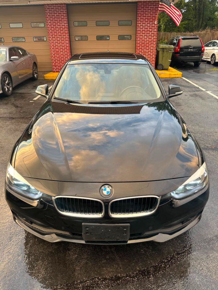 Used 2017 BMW 320i xDrive Sedan AWD/4WD image 9