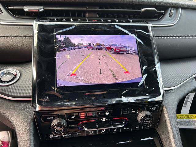 New 2025 Jeep Grand Cherokee 4WD image 13