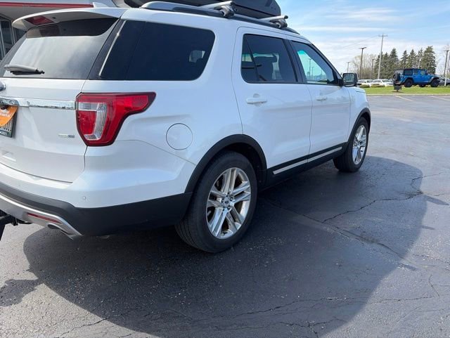 Used 2016 Ford Explorer XLT w/ Equipment Group 202A AWD/4WD image 6