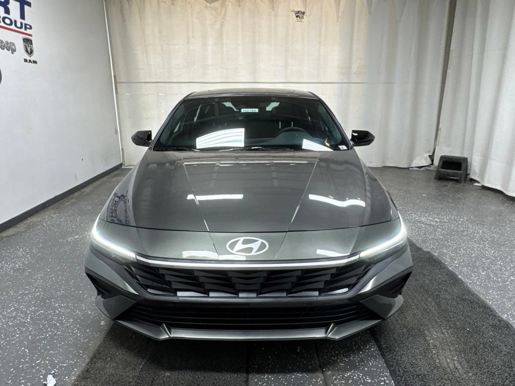 New 2026 Hyundai Elantra SEL Sport FWD image 2