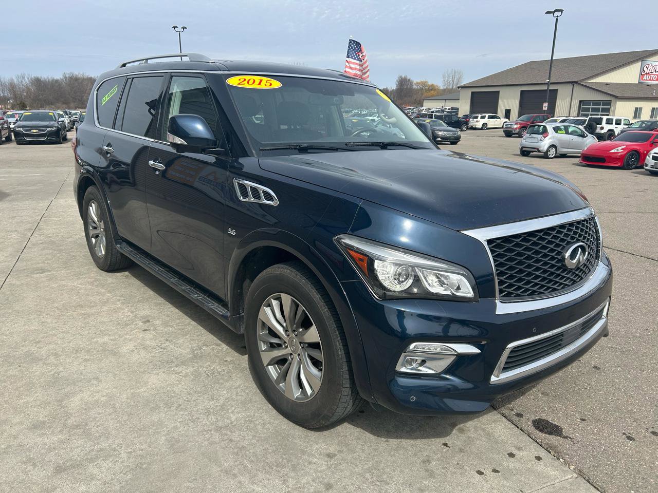 Used 2015 INFINITI QX80 4WD w/ Theater Package image 3