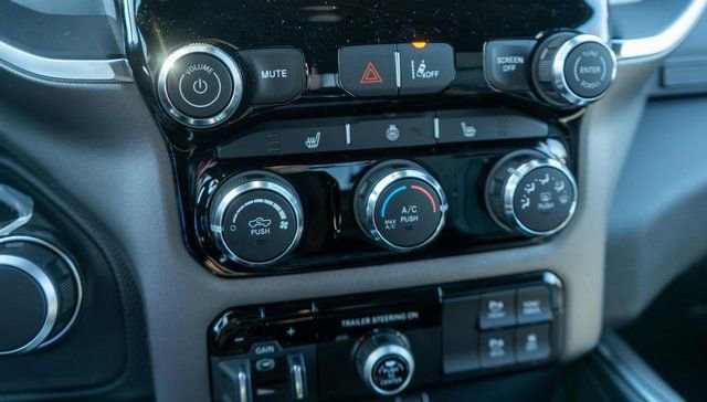 New 2026 RAM 1500 4x4 Crew Cab image 25