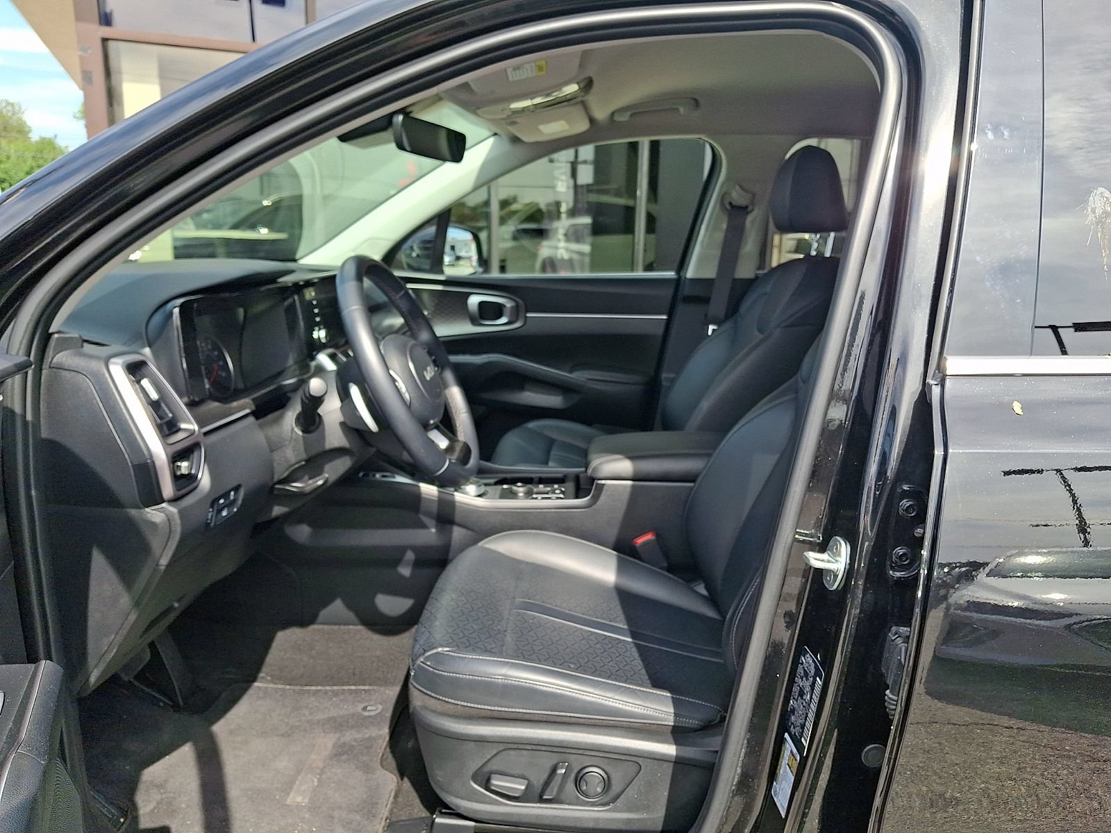 Certified 2023 Kia Sorento EX AWD/4WD image 12