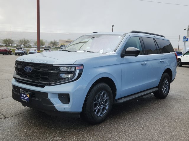 Certified 2025 Ford Expedition Active AWD/4WD image 5