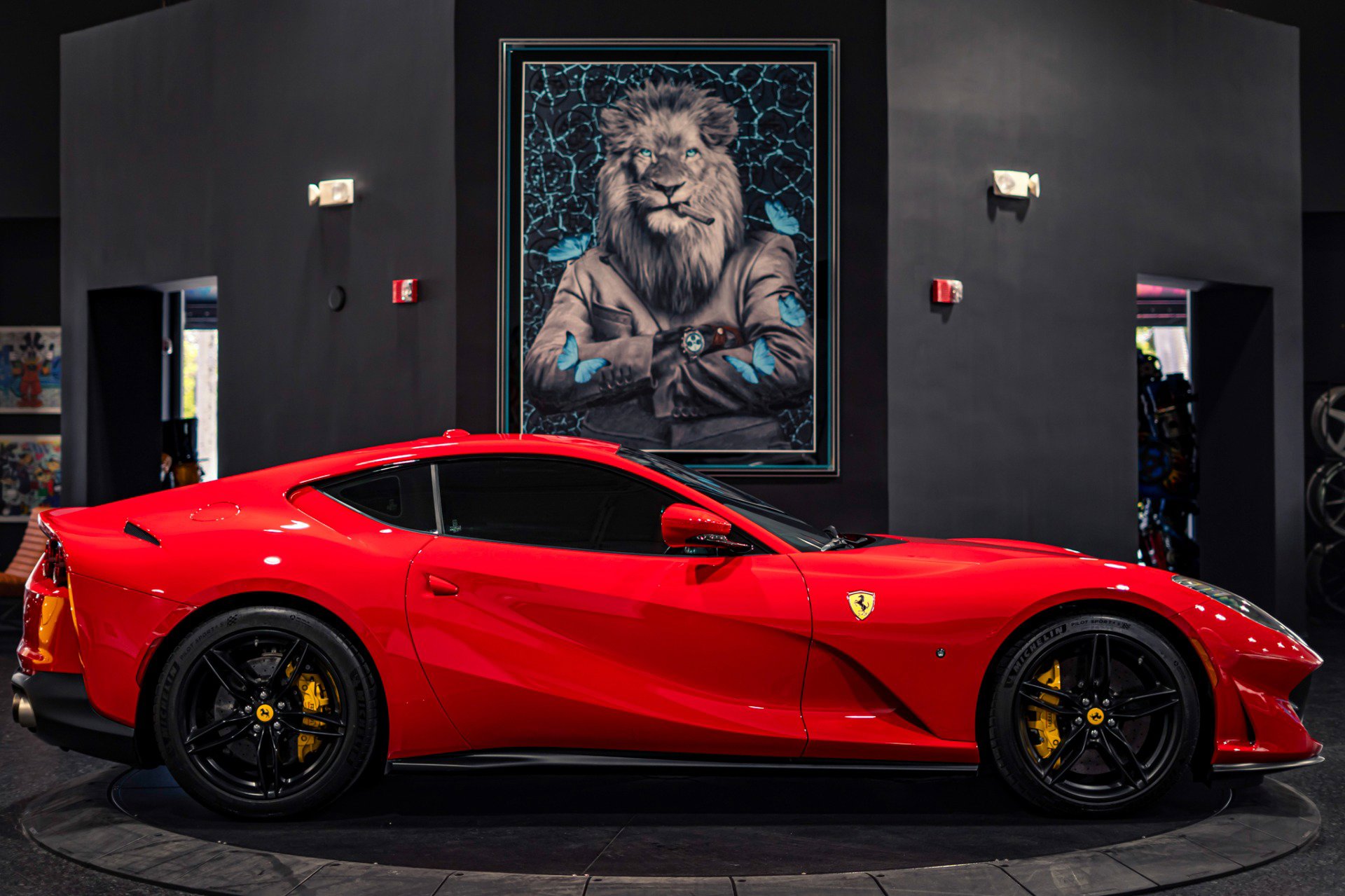Used 2020 Ferrari 812 Superfast RWD image 15
