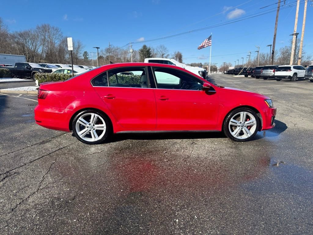 Used 2015 Volkswagen Jetta GLI SEL image 2