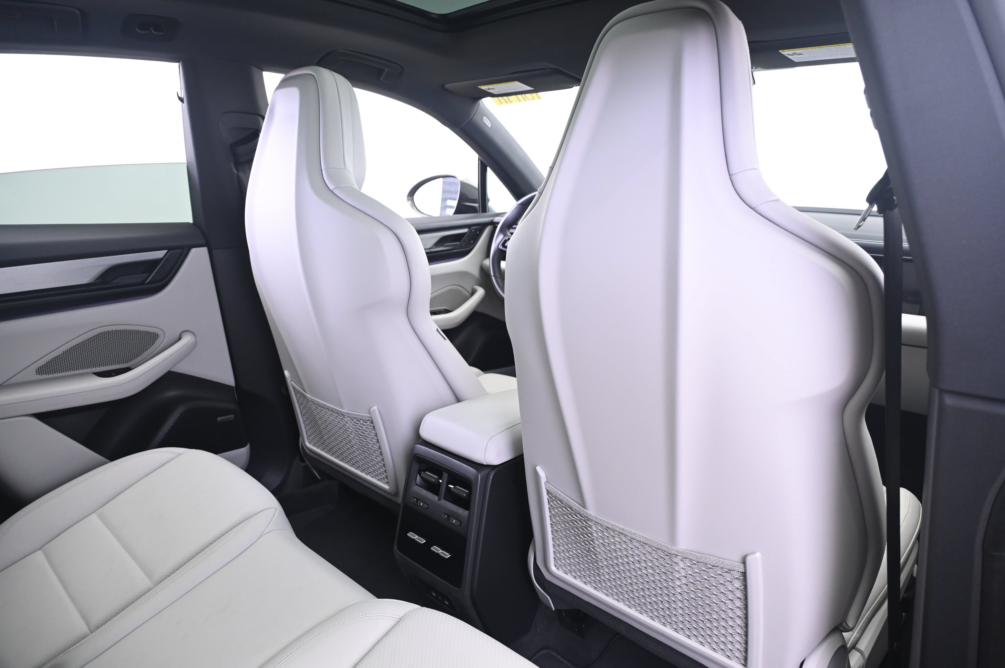 Certified 2024 Porsche Macan 4 Electric AWD/4WD image 18