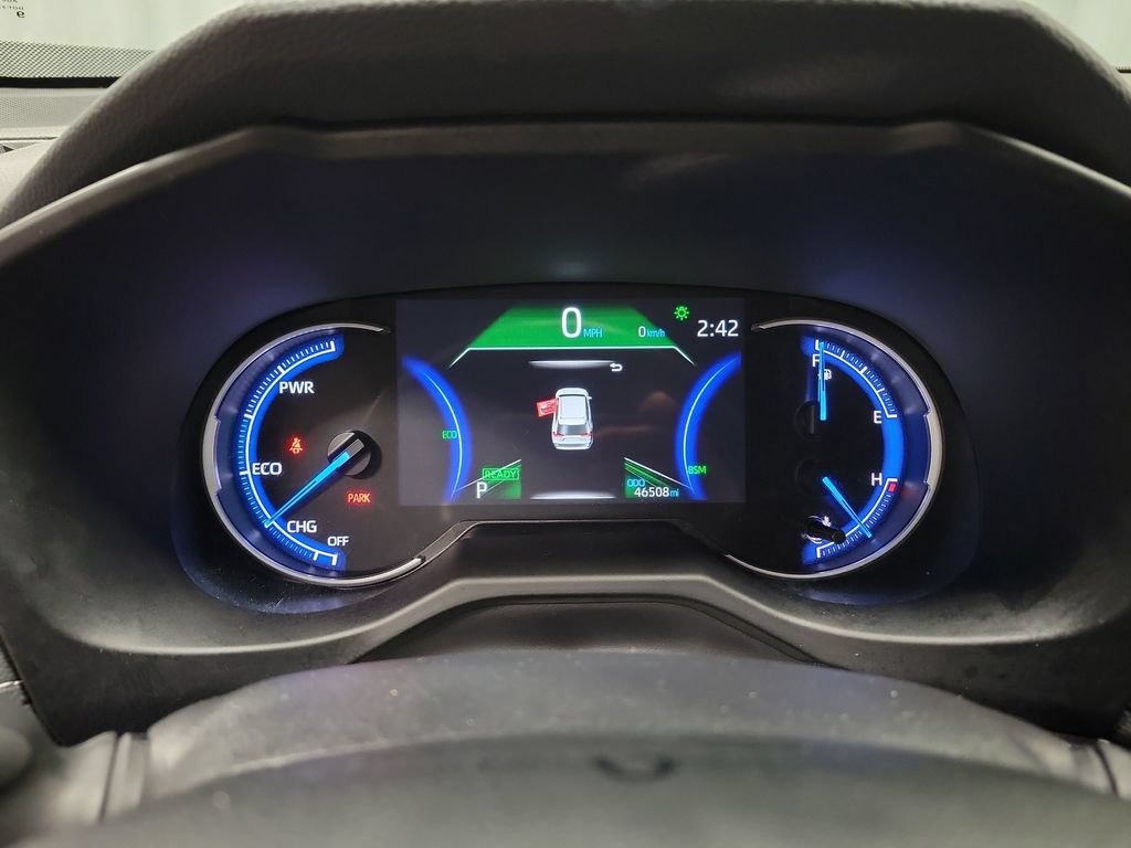 Used 2025 Toyota RAV4 XLE AWD/4WD image 27