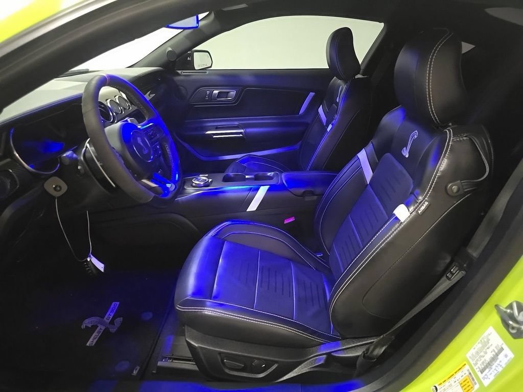 Used 2020 Ford Mustang Shelby GT500 w/ Technology Package RWD image 7