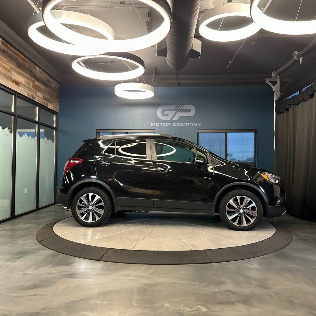 Used 2020 Buick Encore Essence AWD/4WD image 2