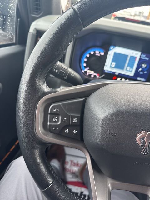 Used 2023 Ford Bronco Badlands image 33