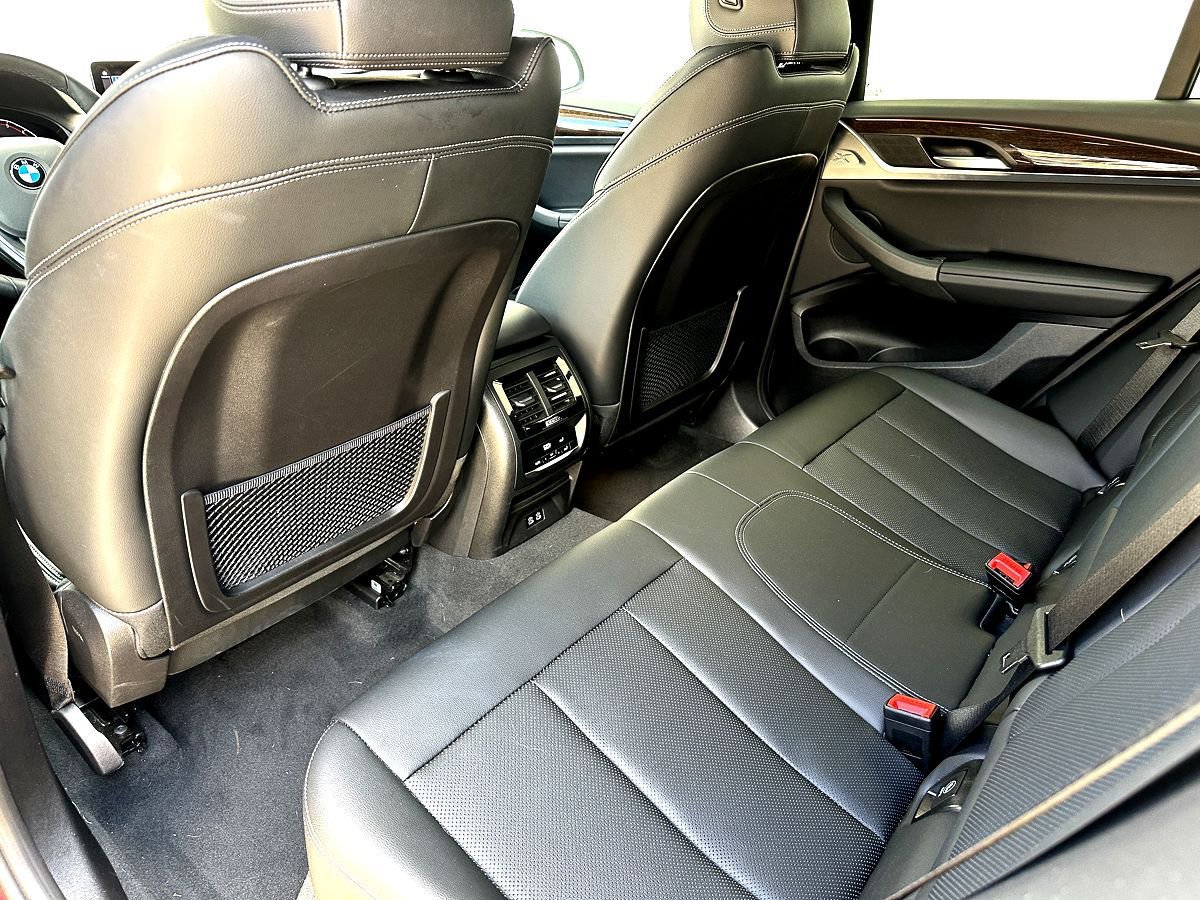 Certified 2025 BMW X4 xDrive30i image 18