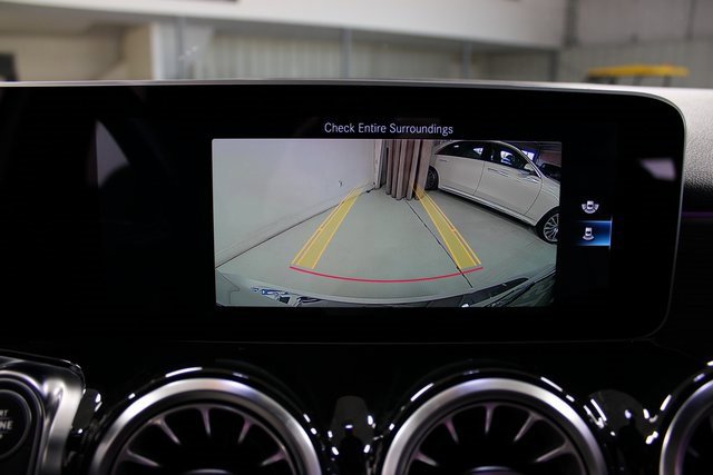 Used 2020 Mercedes-Benz GLB 250 image 31