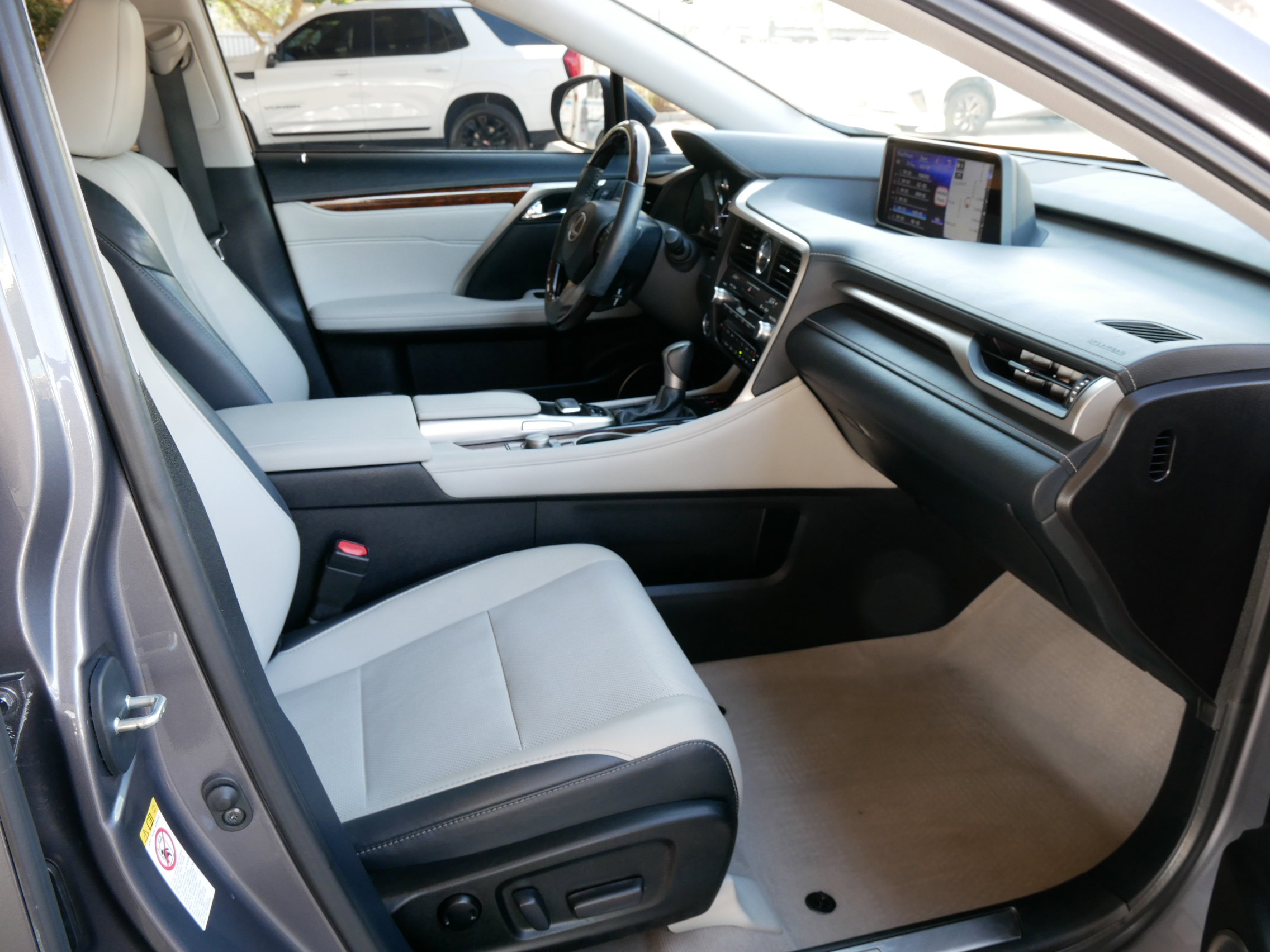 Used 2018 Lexus RX 350 FWD w/ Premium Package image 10