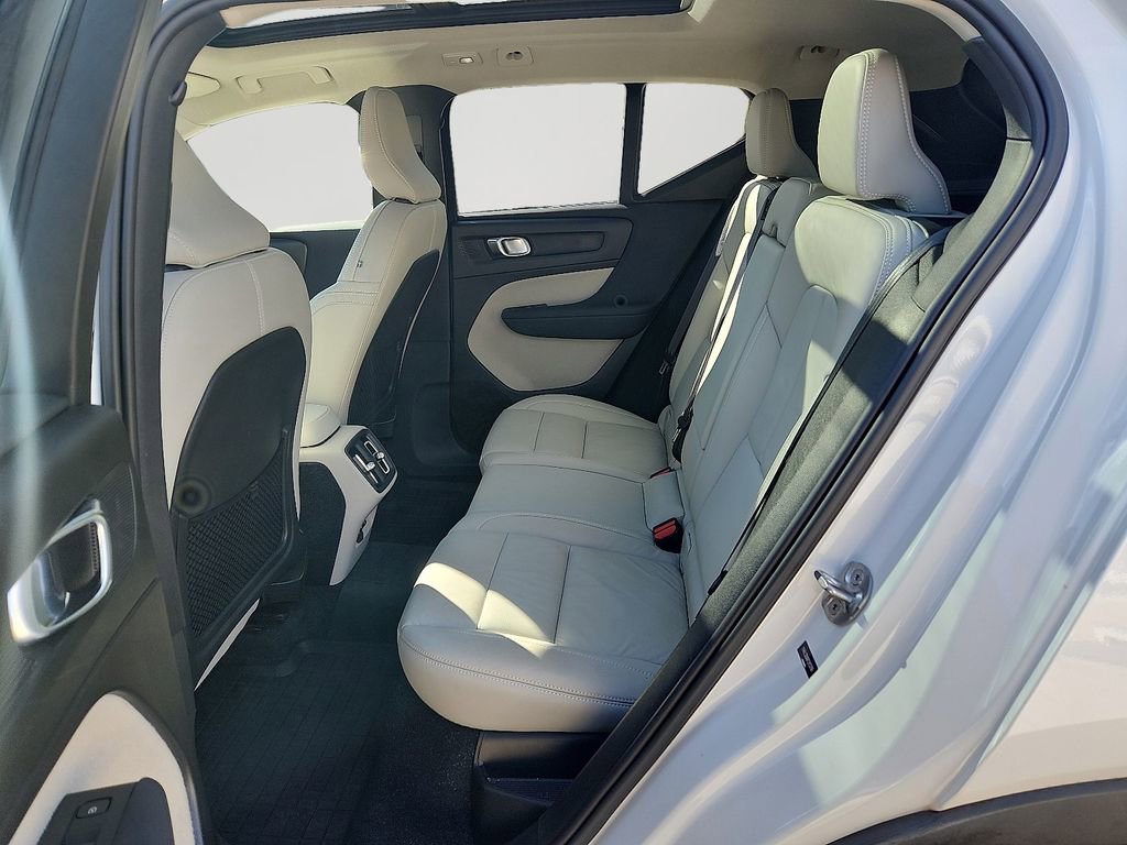 Used 2023 Volvo XC40 B5 Plus w/ Driver Assist Package image 8