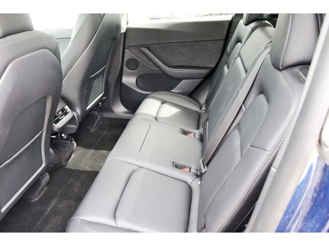 Used 2022 Tesla Model Y Long Range image 12