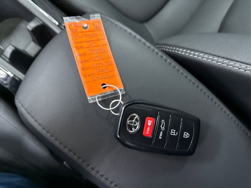 Used 2023 Toyota Corolla Cross XLE w/ Convenience Package image 40